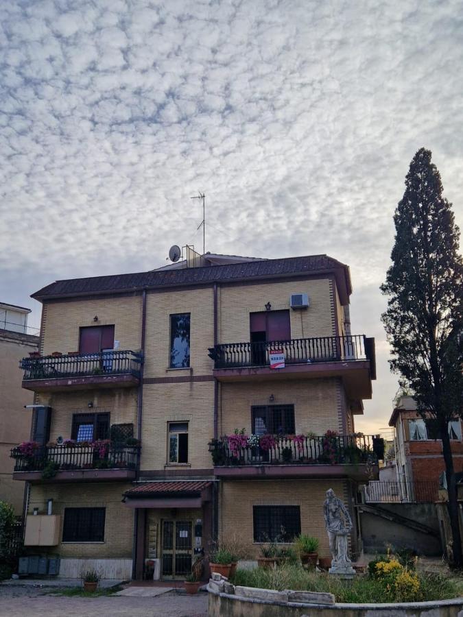 At Monica'S In Rome - Stazione Labaro Apartman Kültér fotó